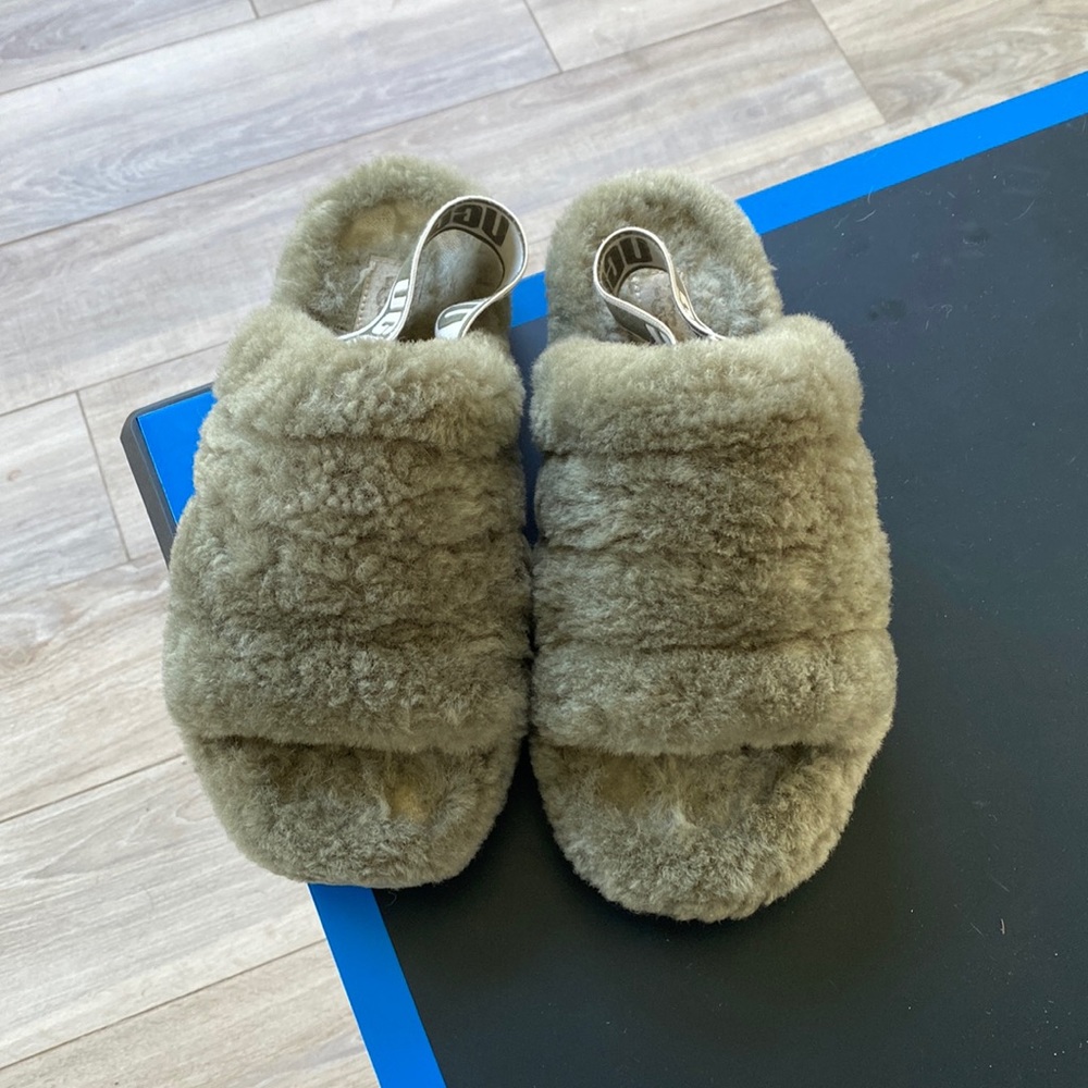 Shearling Uggs Slides Size 9 - image 1